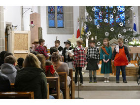 Kinderchristmette mit Krippenspiel (© Karl-Franz Thiede)